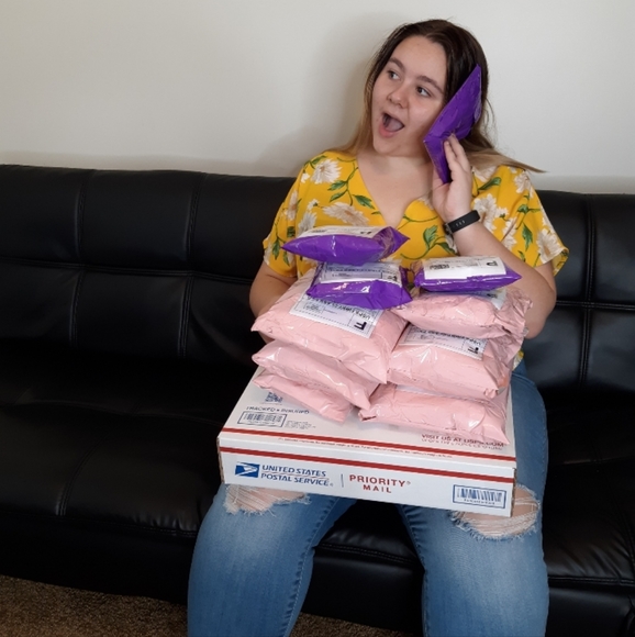 Meet your Posher, Arianna - Picture 3 of 12